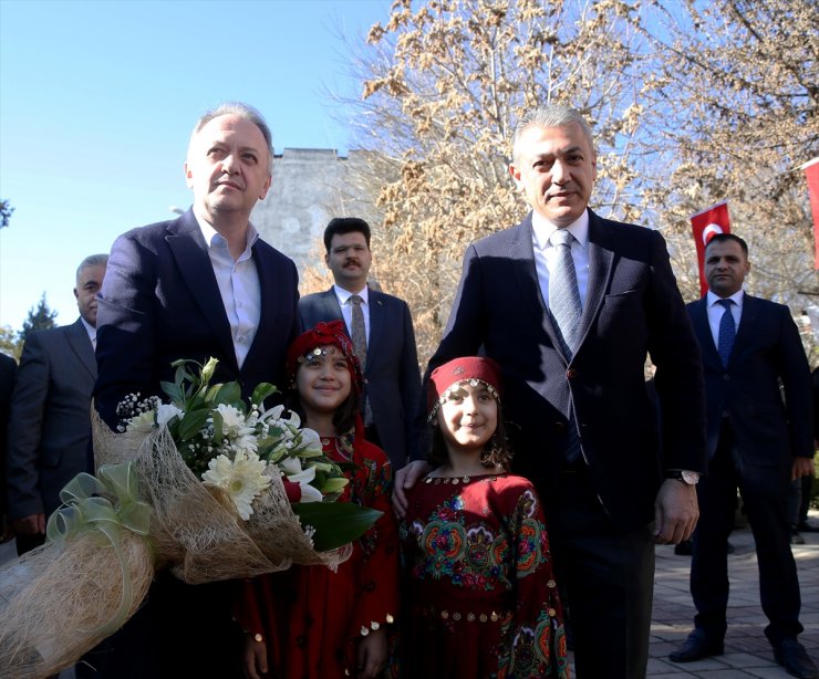 Kültür ve Turizm Bakan Yardımcısı Yazgı, Mardin'de 100. Yıl Halk Kütüphanesi'nin açılışına katıldı: