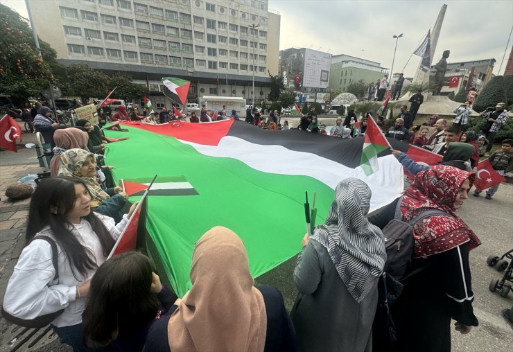 Adana'da şehitler ve Filistin için yürüyüş düzenlendi