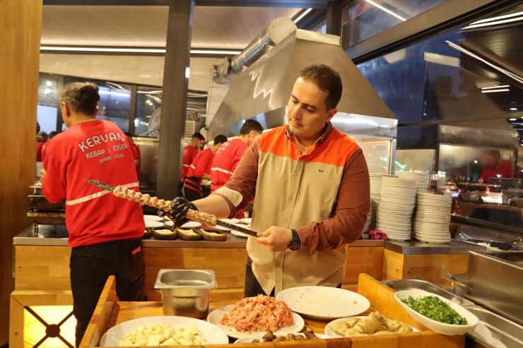 Adana'da yılbaşı akşamına özel "hindi kebabı" satılacak