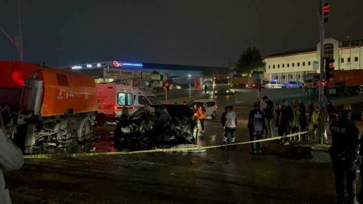 Esenyurt'ta trafik kazasında 2 kişi öldü, 2 kişi yaralandı