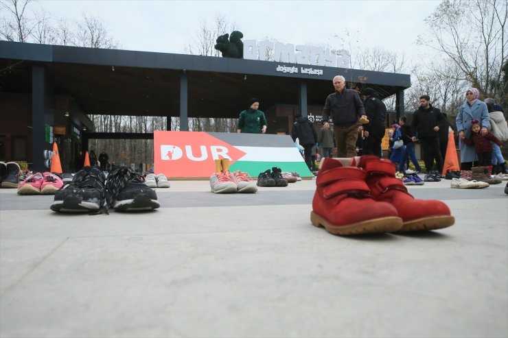 Kocaeli'de, Gazze'de öldürülen çocuklar için "sessiz ayakkabı nöbeti" tutuldu