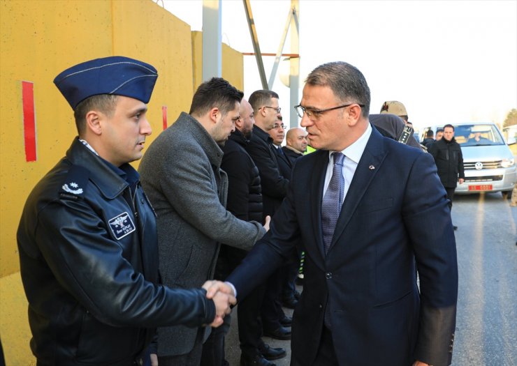 Van Valisi Ozan Balcı, yeni yıla görev başında giren personeli ziyaret etti