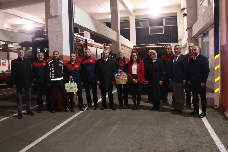 Yalova Valisi Kaya, görevdeki personelin yeni yılını kutladı