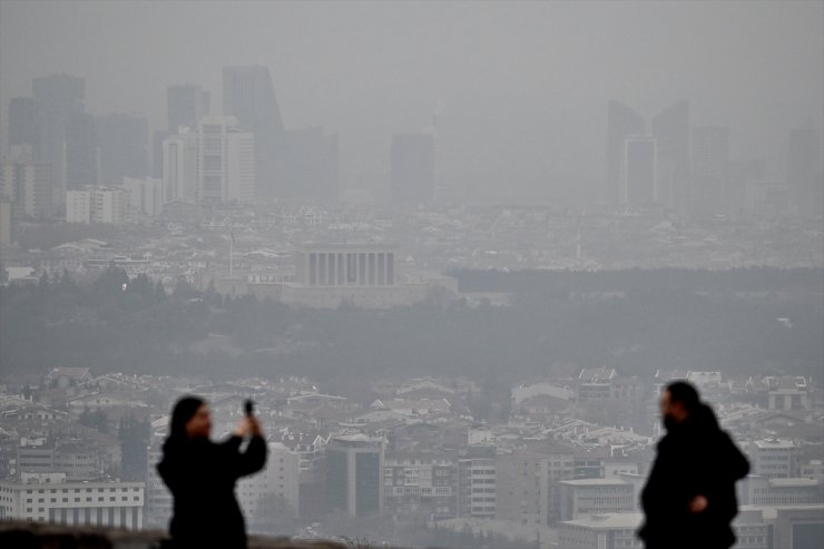 Ankara'da hava kirliliği gün içinde "orta seviyede" ölçüldü