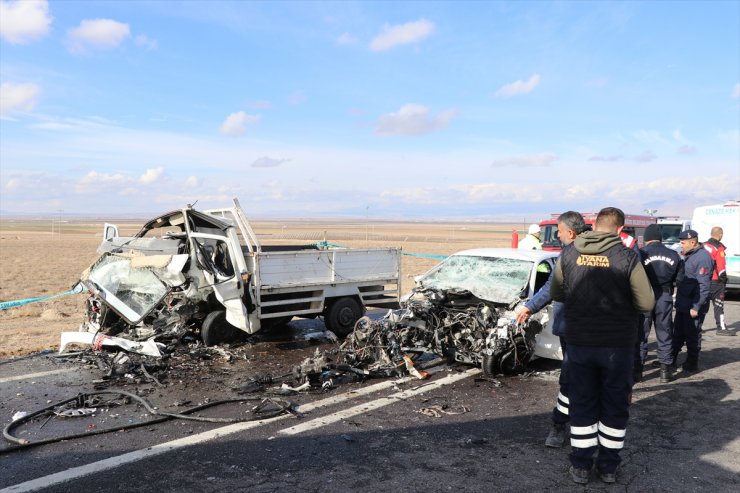 Niğde'de trafik kazasında 1 kişi öldü, 2 kişi yaralandı