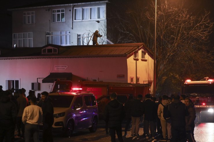 Sultanbeyli’de Kur'an kursunun bahçesinde çıkan yangın söndürüldü