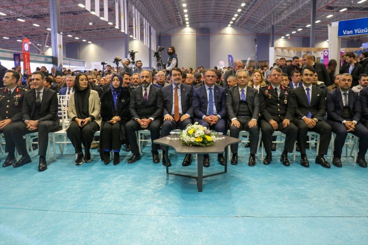 Van'da "Doğu Anadolu Kariyer Fuarı" başladı