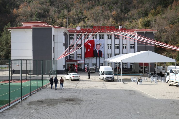 Kastamonu'da hayırsever ailenin yaptırdığı meslek lisesi ve mesleki eğitim merkezi açıldı (2)