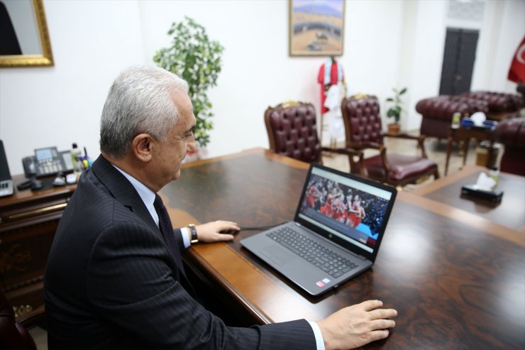 Muş Valisi Avni Çakır, "Yılın Kareleri"nde oy kullandı