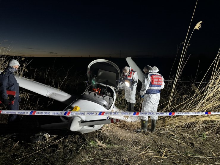 GÜNCELLEME - Bursa'da tarım arazisine zorunlu iniş yapan eğitim uçağının pilotu yaralandı