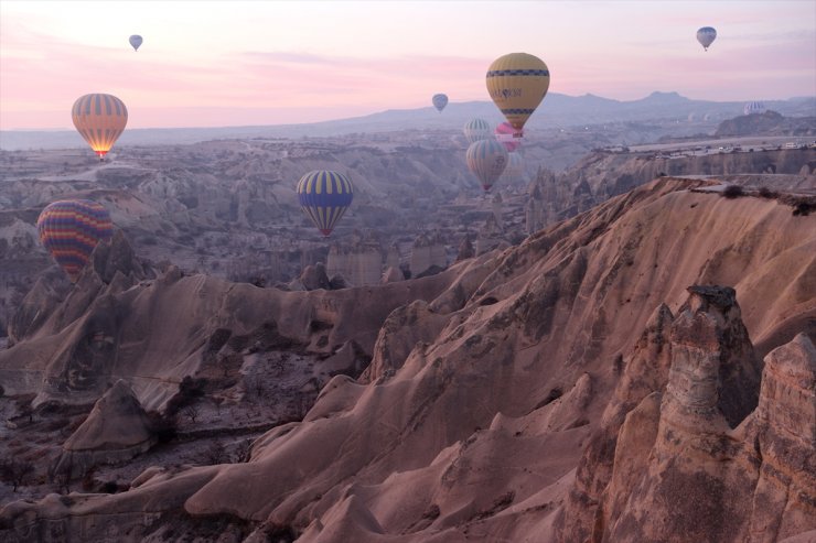 Kapadokya'da geçen yıl 615 binden çok turist balon turuna katıldı