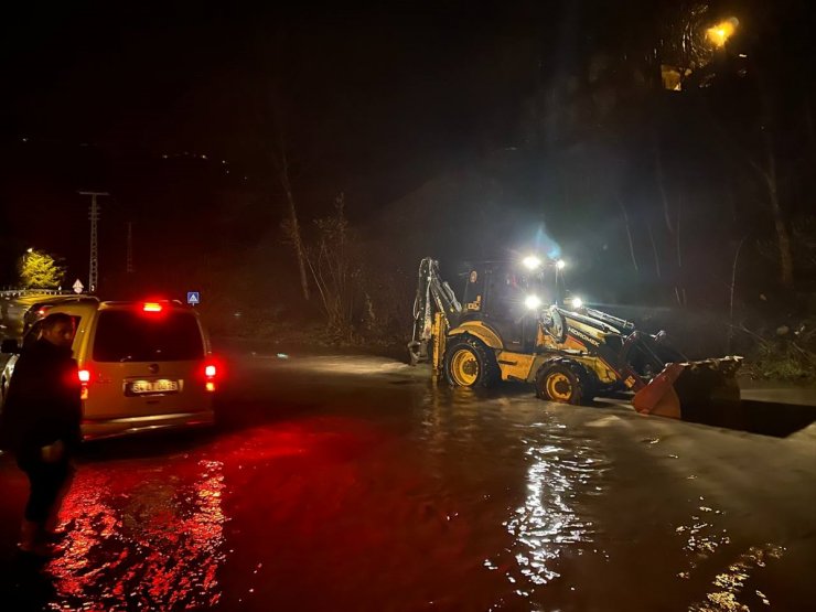 Ordu'nun Kabataş ilçesinde şiddetli yağış etkili oldu