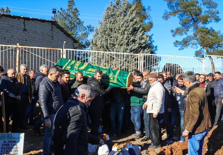 Diyarbakır'daki silahlı saldırıda ölen özel halk otobüsü şoförünün cenazesi defnedildi