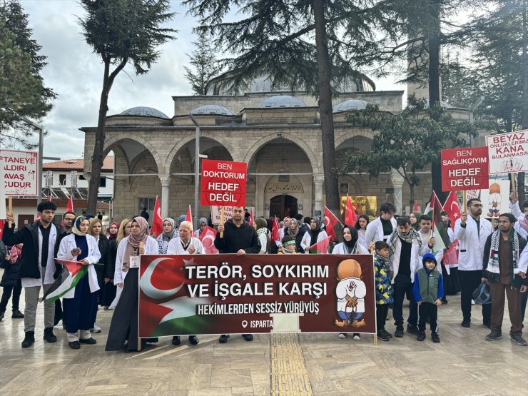 Isparta'da hekimler ve sağlık çalışanları Filistin için sessiz yürüyüş düzenledi