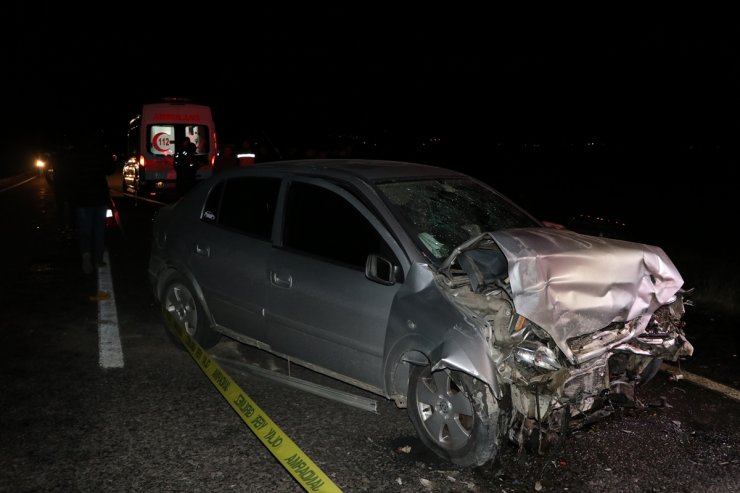 Niğde'de iki otomobilin çarpıştığı kazada bir çift öldü, 3 kişi yaralandı