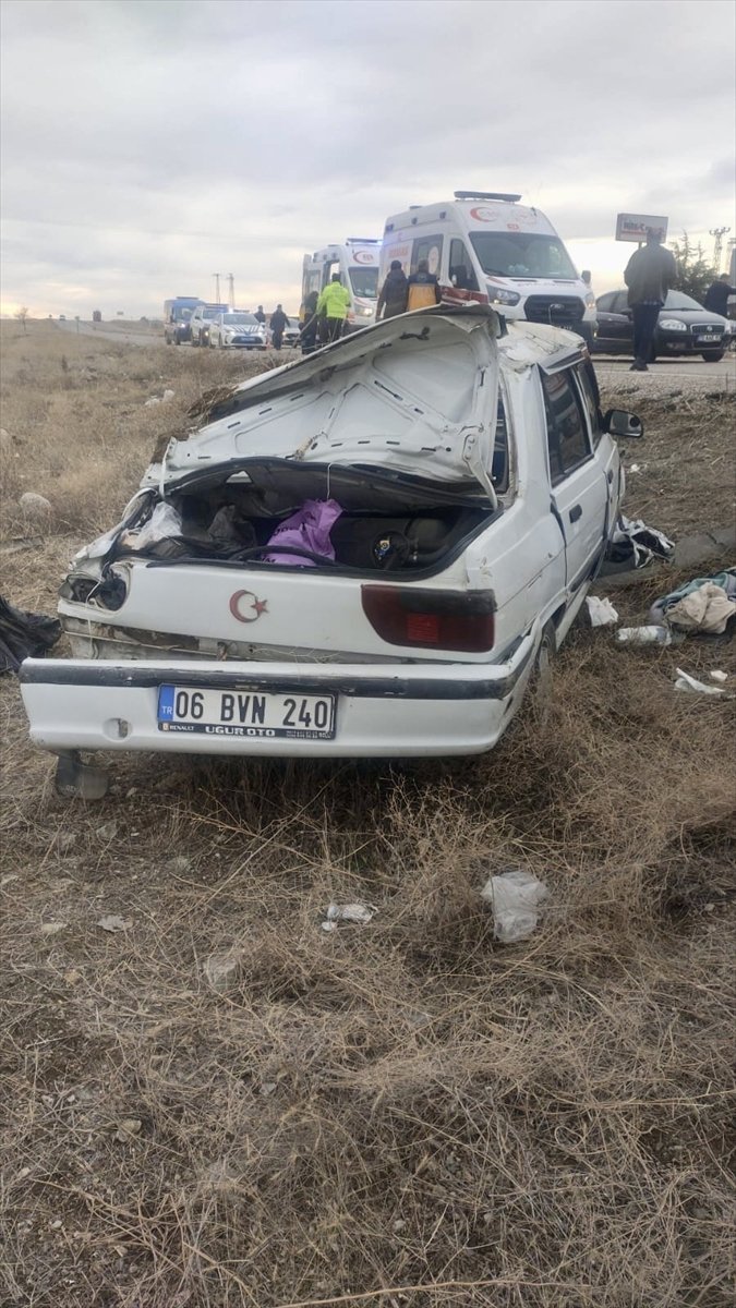 Aksaray'da otomobilin takla attığı kazada 5 kişi yaralandı