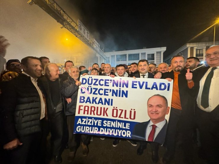 Düzce Belediye Başkanı Özlü'ye coşkulu karşılama