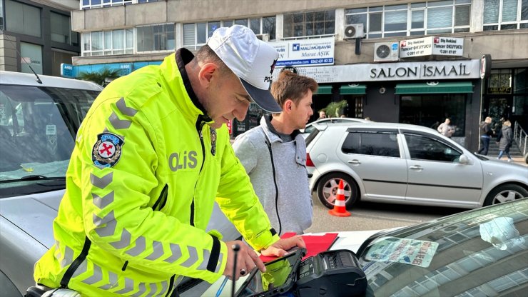 Samsun'da polis ekipleri abartı egzoz ve motosiklet denetimi yaptı