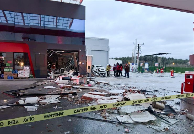 Balıkesir'de akaryakıt istasyonunun dinlenme odasındaki patlamada 2 kişi yaralandı