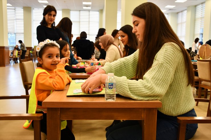 Bilecik'te geleceğin okul öncesi öğretmenleri materyallerini anaokulu öğrencileriyle buluşturdu