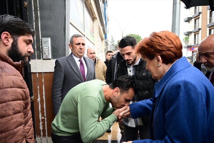 İYİ Parti Genel Başkanı Akşener, partisinin Manisa teşkilatıyla buluştu: