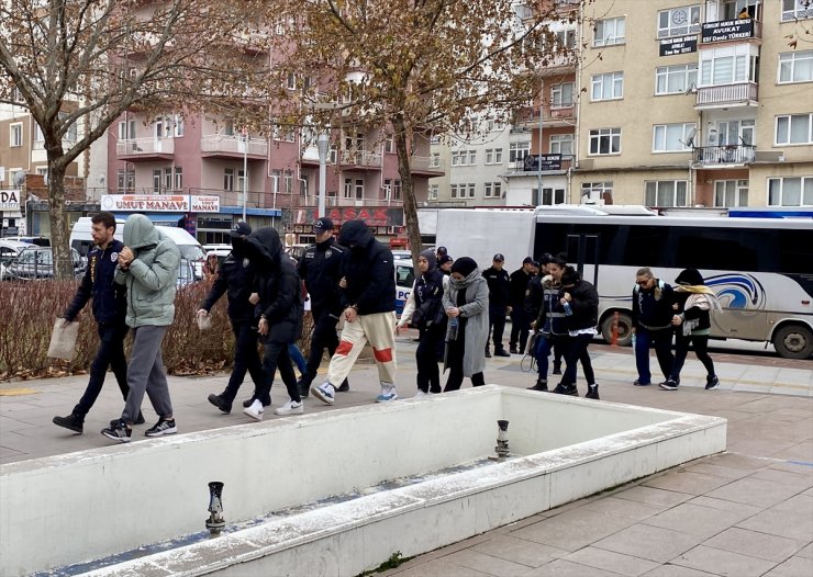 Kırşehir'de, Sibergöz-12 operasyonunda yakalanan 13 şüpheli adliyeye sevk edildi