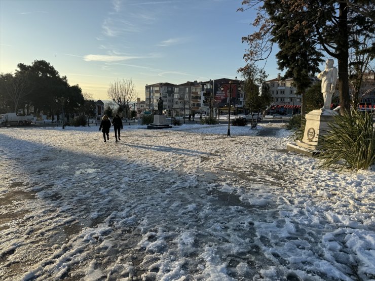 Tekirdağ'da kar yağışı sonrası soğuk hava etkili oldu