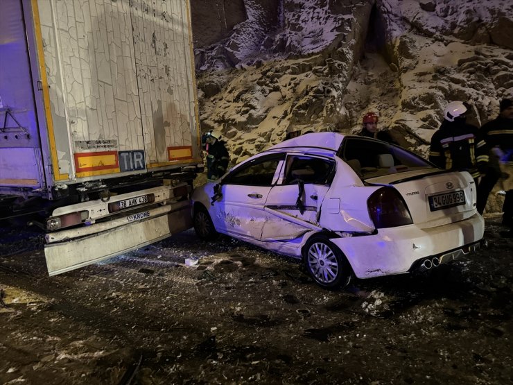 Kayseri'de 8 aracın karıştığı zincirleme trafik kazasında 5 kişi yaralandı