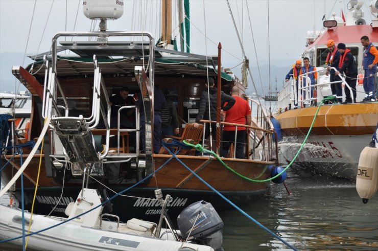 Muğla'da batma tehlikesi geçiren tekne ekiplerce kurtarıldı