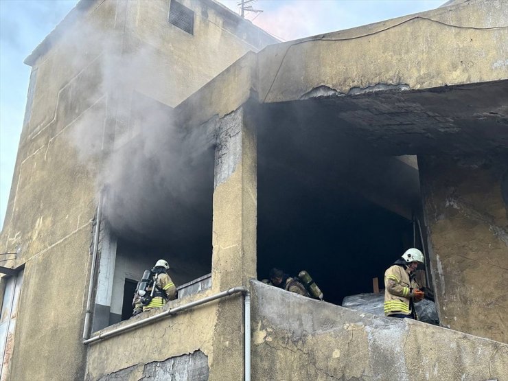 Bayrampaşa'daki sanayi sitesinde yangın çıktı