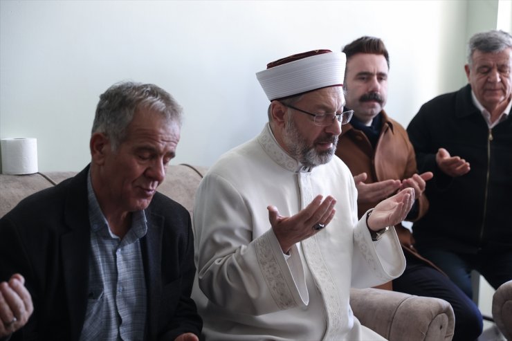 Diyanet İşleri Başkanı Erbaş'tan şehit asker Evcin'in ailesine taziye ziyareti