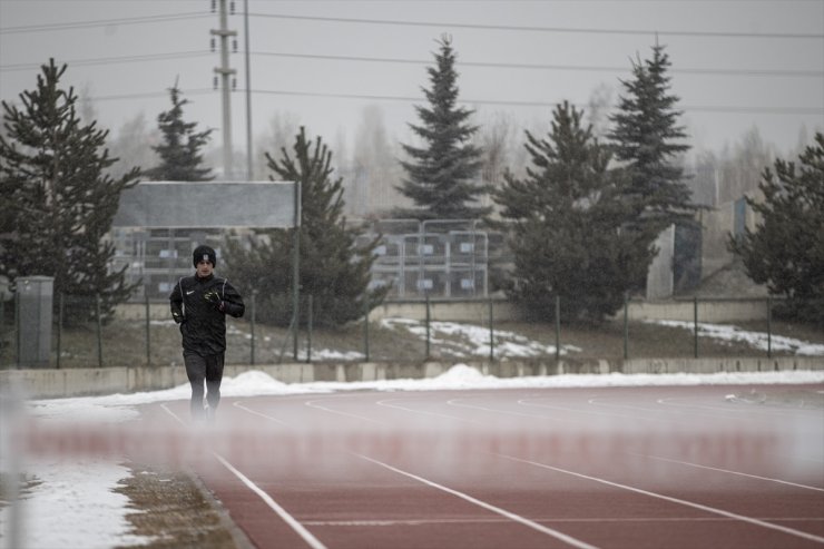 Milli atlet, olimpiyata katılmak için her gün 25 kilometre koşuyor