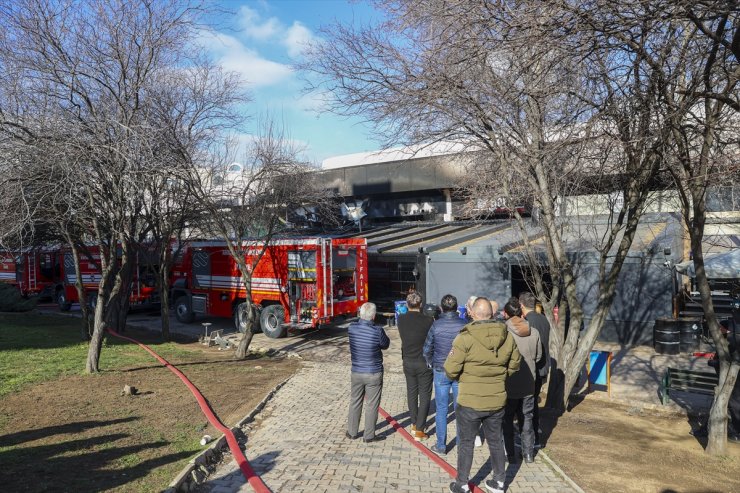 Bilkent'te bir alışveriş merkezindeki restoranda çıkan yangın söndürüldü