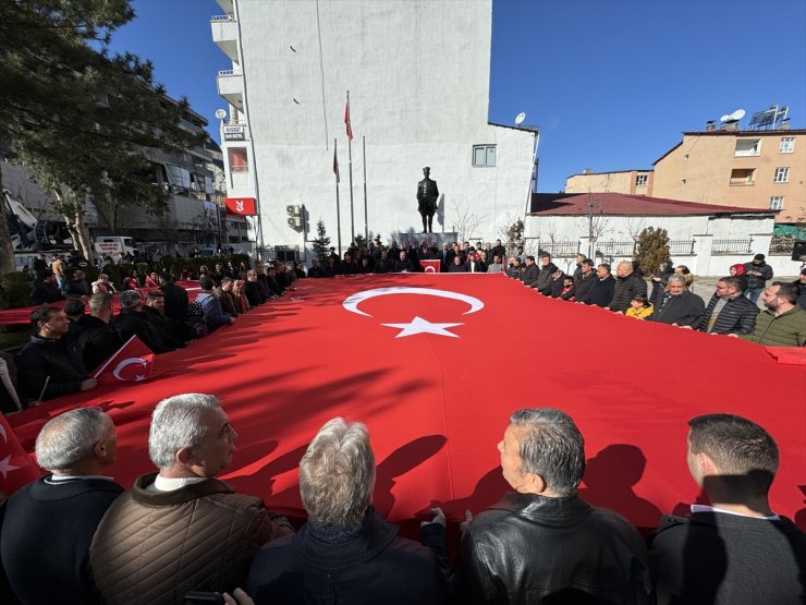 Bingöl'de şehit aileleri, gaziler ve vatandaşlardan teröre tepki