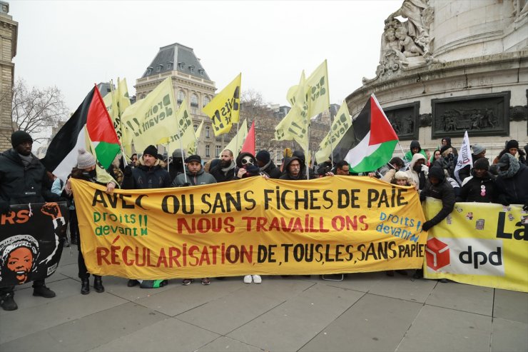 Paris'te hükümetin tartışmalı göç yasası protesto edildi