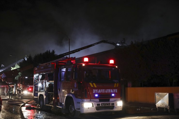 Beylikdüzü'nde hidrolik makine üretim ve depolama tesisinde çıkan yangın söndürüldü