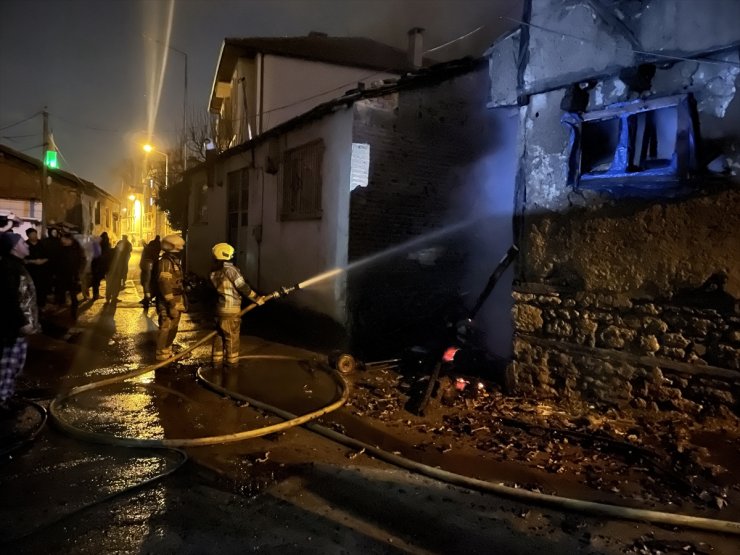 Bursa'da ahırda çıkan yangında 10 büyükbaş hayvan telef oldu