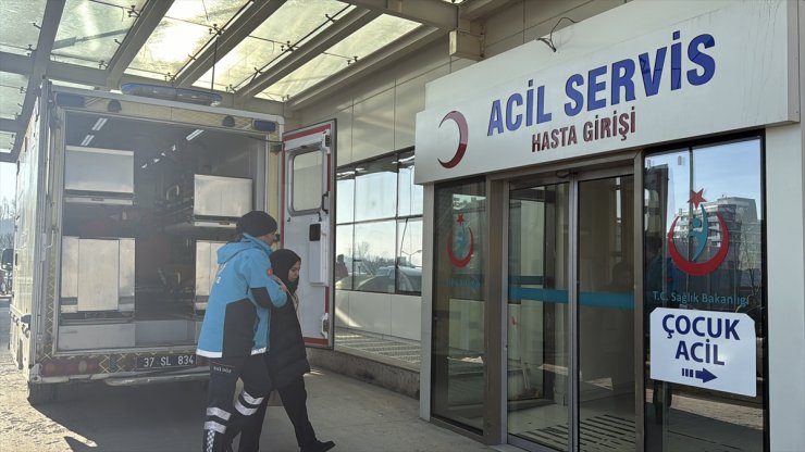 Kastamonu'da 60 öğrenci gıda zehirlenmesi şüphesiyle hastaneye kaldırıldı