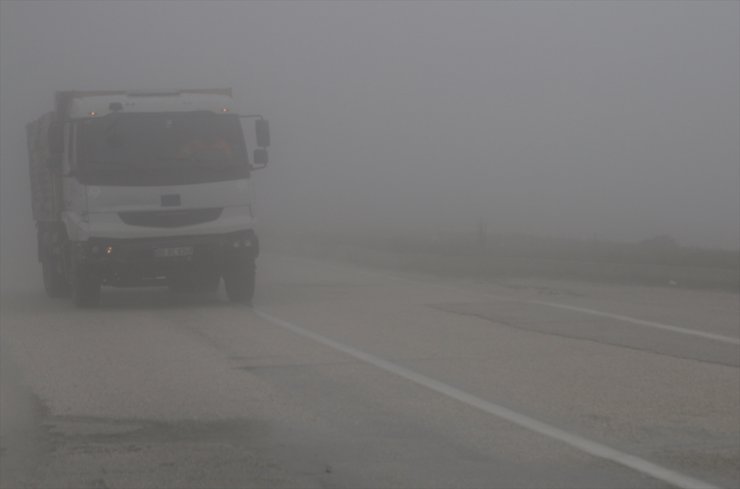 Hatay'da sis nedeniyle görüş mesafesi 20 metreye kadar düştü