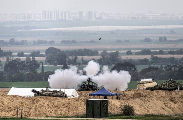 AA ekibi İsrail'in Gazze'ye düzenlediği saldırıları ve sınırdaki tank hareketliliğini görüntüledi