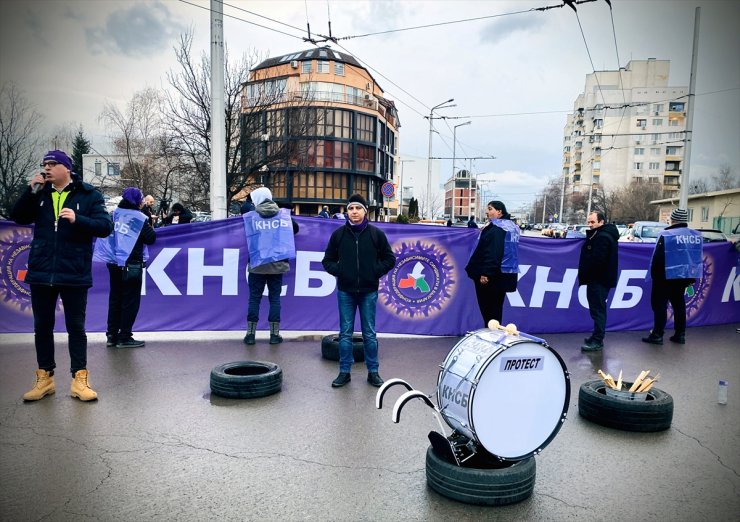 Sofya’da belediye otobüsü şoförleri maaşlarına zam talebiyle gösteri düzenledi