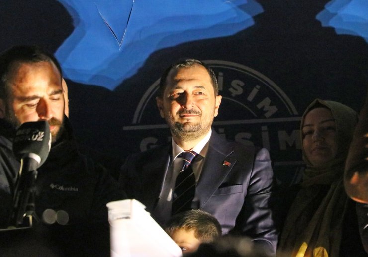 AK Parti ve CHP Tekirdağ Büyükşehir Belediye Başkan adayları partililerce karşılandı