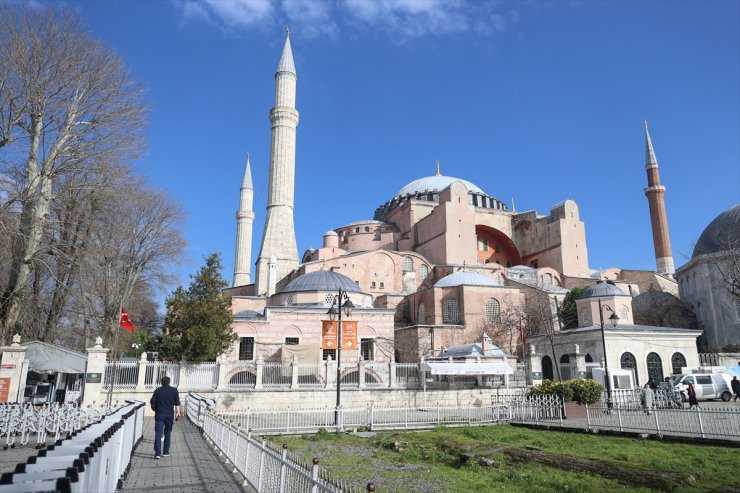 Ayasofya'da yeni düzenleme ile giriş yoğunluğu azaldı