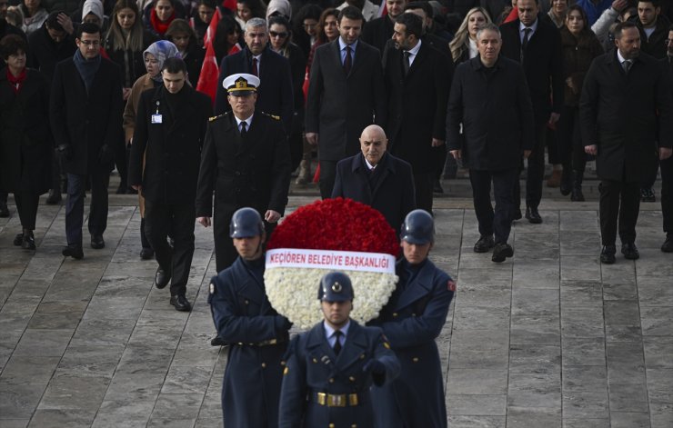 Cumhur İttifakı'nın ABB Başkan adayı Altınok, Anıtkabir'i ziyaret etti