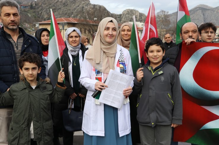 Amasya'da hekim ve sağlık çalışanları Gazze'ye destek amacıyla "sessiz yürüyüş" yaptı