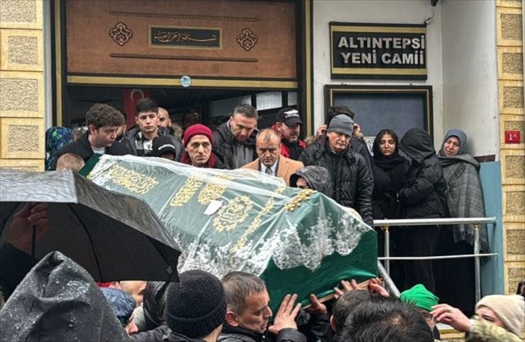 GÜNCELLEME - Bayrampaşa'da erkek arkadaşı tarafından silahla vurulan Nazlı Elmas toprağa verildi