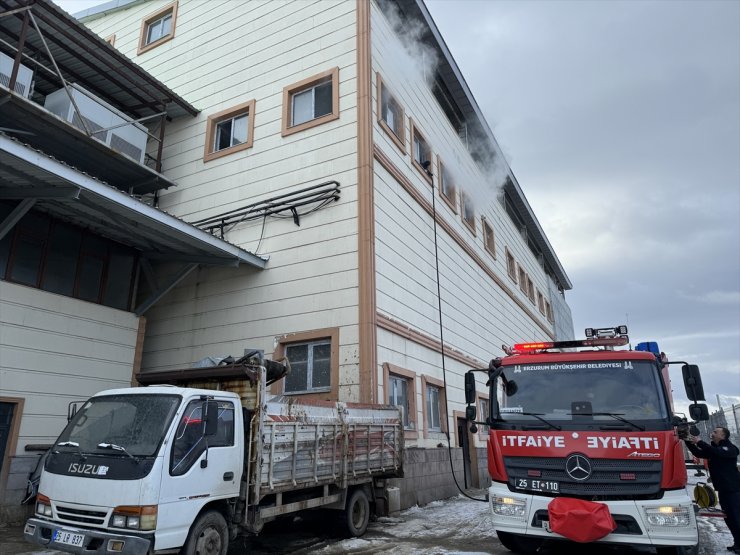 Erzurum'da et işleme fabrikasında çıkan yangın söndürüldü