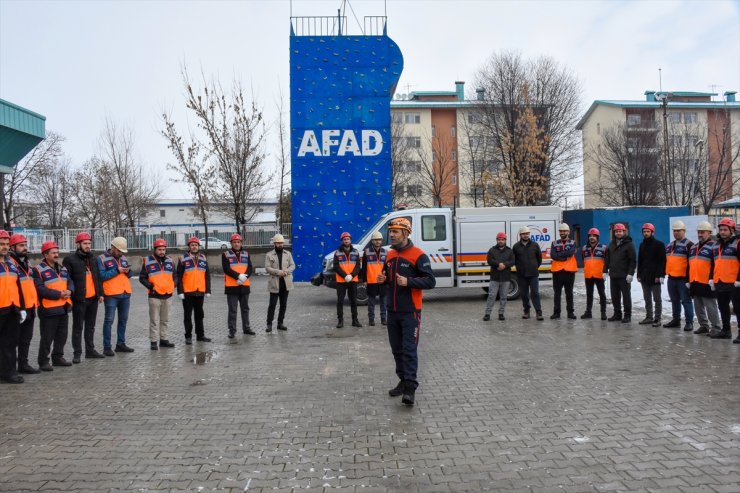 Van'da imamlar teorik ve uygulamalı eğitimlerle "AFAD gönüllüsü" oldu