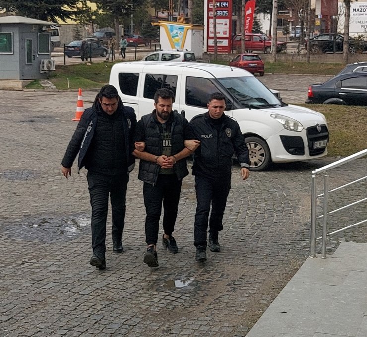 Amasya'da aracında uyuşturucu bulunan zanlı tutuklandı