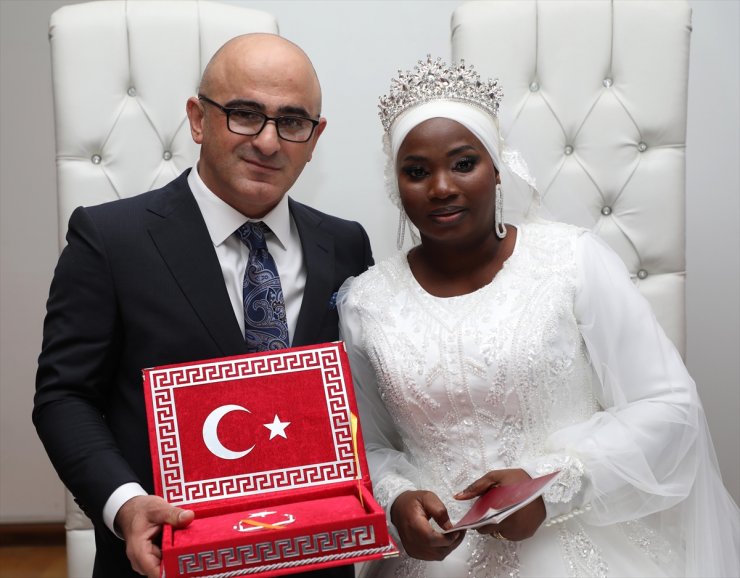 Malili gelin ile Türk damat Rize'de düzenlenen törenle dünyaevine girdi